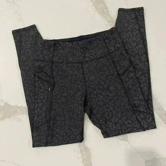 Athleta Rainier Reflective Leopard Activewear Tight Legging Womens Small Workout - Picture 2 of 8